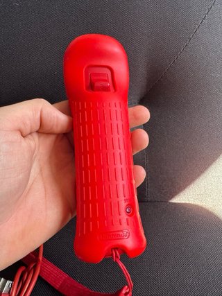 Mando Wii Motion Plus Rojo con Nunchuk y Correa