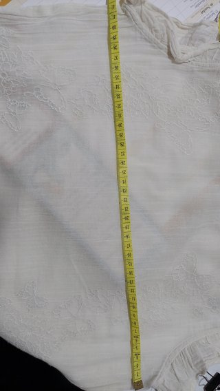 Blusa Sfera Volantes y Encaje Blanca