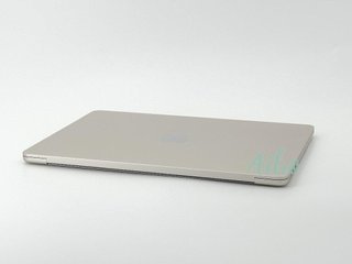 MacBook Air 13" M3 (2024) 8 CPU/8 GPU núcleos - 256Gb SSD - 8GB RAM - Blanco Estrella