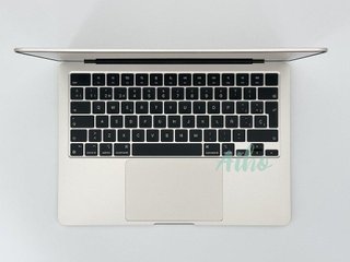 MacBook Air 13" M3 (2024) 8 CPU/8 GPU núcleos - 256Gb SSD - 8GB RAM - Blanco Estrella