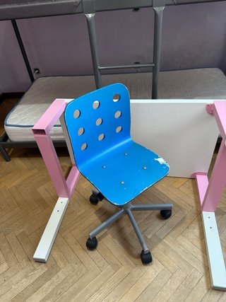 Mesa IKEA regulable en altura