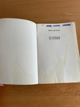 El Vendedor de Agujeros