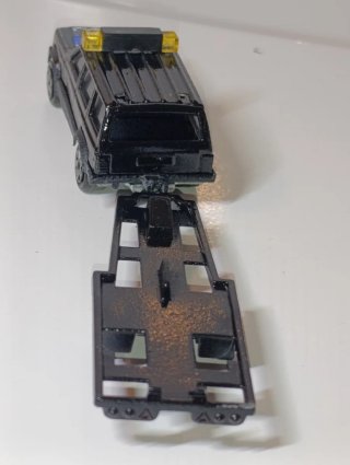 CONJUNTO MAJORETTE 1/64 JEEP CHEROKEE + HELICÓPTE