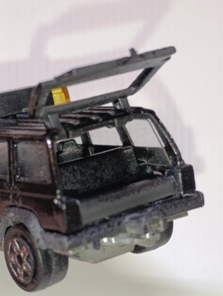 CONJUNTO MAJORETTE 1/64 JEEP CHEROKEE + HELICÓPTE