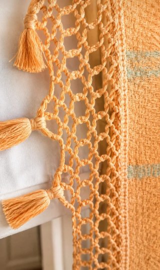 Coperta con filo di ginestra