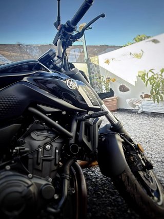 Yamaha MT-07 Negra + Extras.