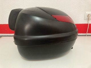 Baúl Moto Givi 30L Negro