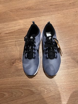 Sneakers Nike Downshifter 12 grises y negras