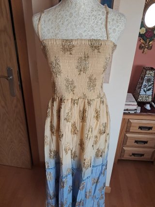 Vestido largo beige y azul