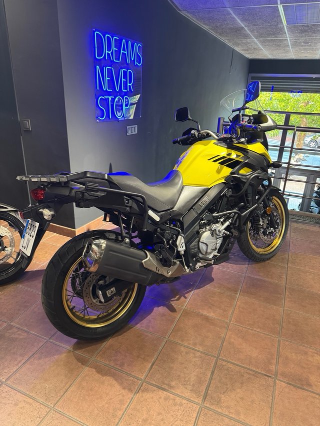 Suzuki V-Strom 650 XT Adventure