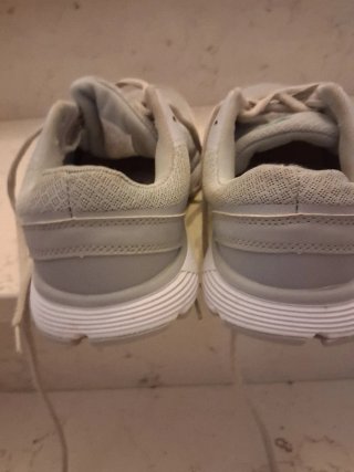 Scarpe sportive dw grigie e bianche