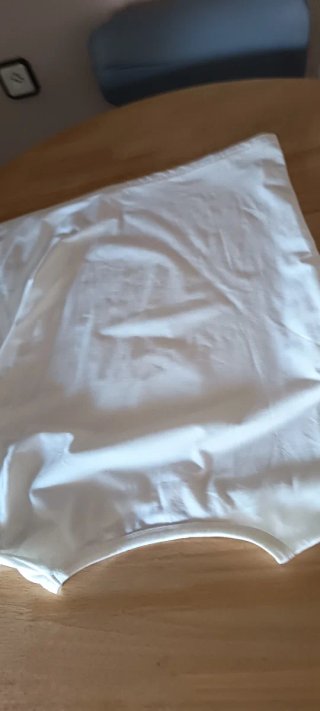 Camiseta mujer con estampado de plumas
