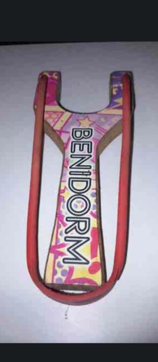 Tirachinas Benidorm souvenir