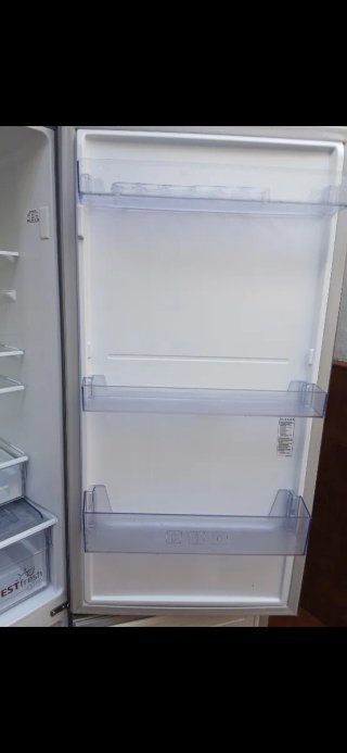 Frigorífico Beko plateado