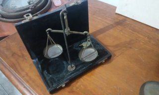 Lote de balanzas antiguas y pequeñas