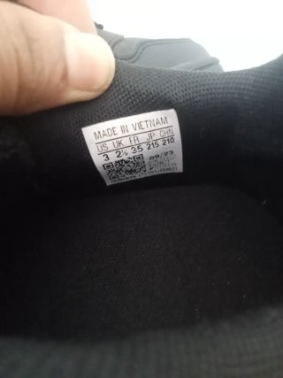 Zapatillas Adidas Negras y Moradas