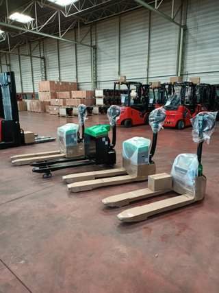 Transpaleta eléctrica nueva
