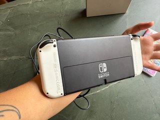 Nintendo Switch OLED Bianca + Mario Kart 8 Deluxe