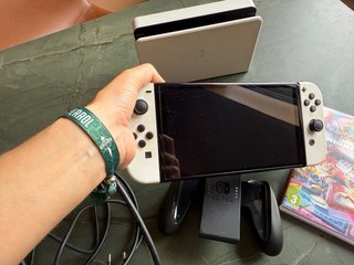 Nintendo Switch OLED Bianca + Mario Kart 8 Deluxe