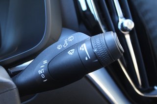 Volvo XC60 2.0 T8 AWD BUSINESS PLUS AUTO (2019)