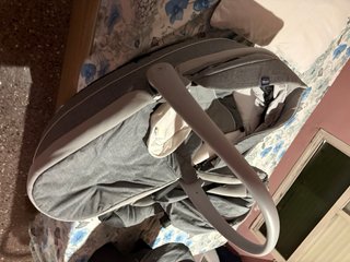 Pacchetto completo per neonati con passeggino, seggiolino auto e borsa abbinata