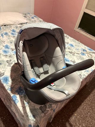 Pacchetto completo per neonati con passeggino, seggiolino auto e borsa abbinata