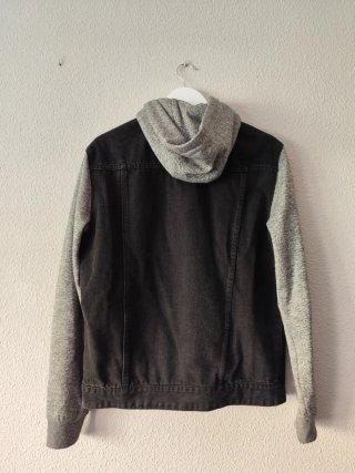 Chaqueta Vaquera Negra con Capucha Talla M