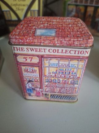 Colección Cajas Metálicas Pueblo.