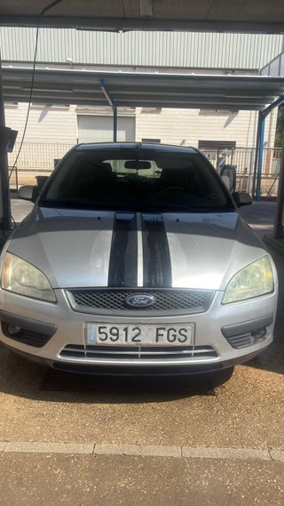 Ford Focus 1.8tdci 115cv con enganche y etiqueta