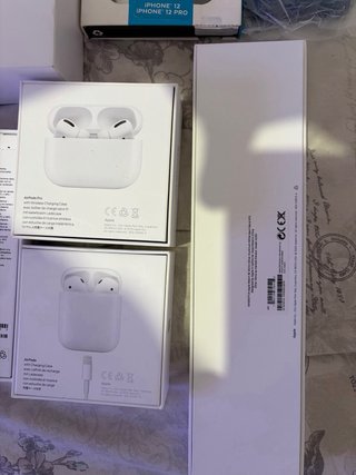 Cajas de iPhone y Accesorios Apple