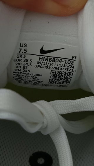 Nike Vomero 18 Verde y Blanco