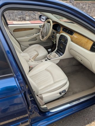 Jaguar X-Type