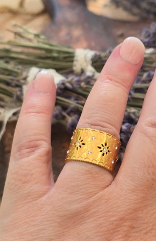 Anillo Bañado en Oro con Cristales