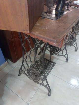 Máquina de coser Singer antigua