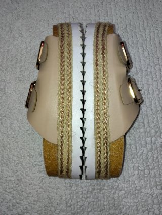 Sandali Lora Ferres Beige con Fibbia Dorata