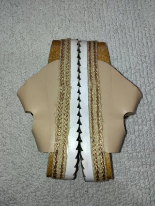 Sandali Lora Ferres Beige con Fibbia Dorata