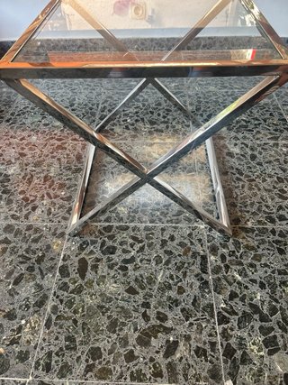 Mesita de salón cristal y metal