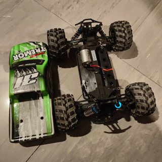 Coche RC 1/18 Tremor
