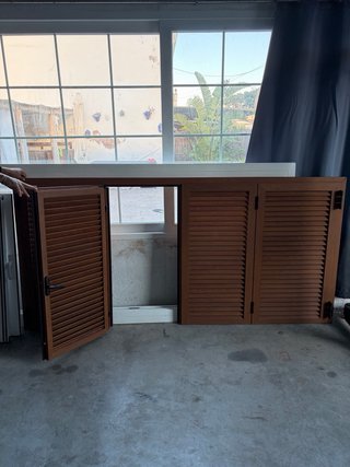 Puertas de madera con lamas