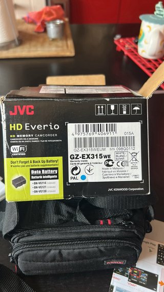 Videocámara JVC Everio WiFi Full HD
