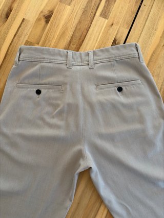 Pantalón beige hombre Zara