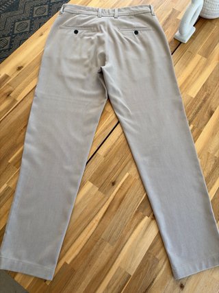 Pantalón beige hombre Zara