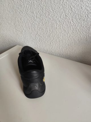 Zapatillas Puma Ferrari Negras y Amarillas