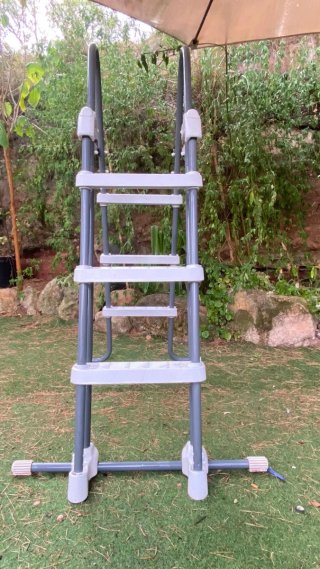 Escalera Piscina Intex 91-107 cm