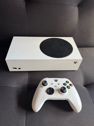 Xbox Series S Blanca + Mando