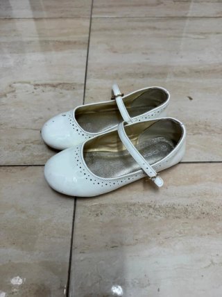 Zapatos niña blancos Okaïdi número 29