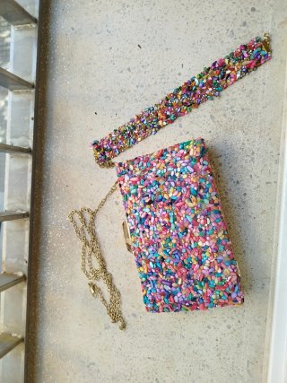Bolso y choker multicolor