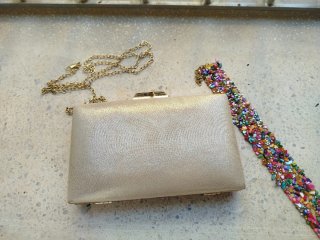 Bolso y choker multicolor