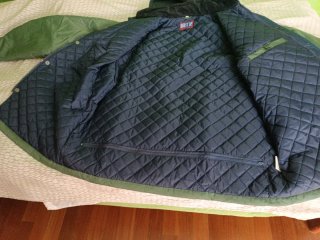 Chaqueta verde hombre con capucha