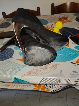 Scarpe con tacco Guess nere peep toe